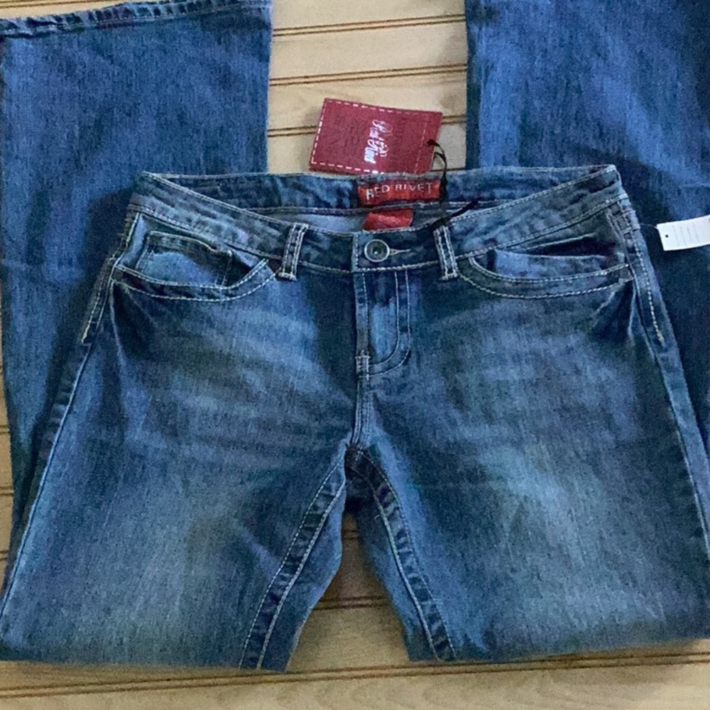 Red Rivet Vintage Low Rise Embroidered‎ Pocket Denim Blue Jeans NWT